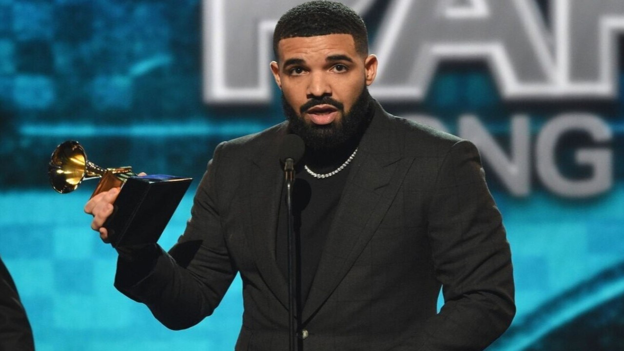 Why Did Drake Gift 25K USD To Pregnant Fan At A Texas Concert? Find Out
