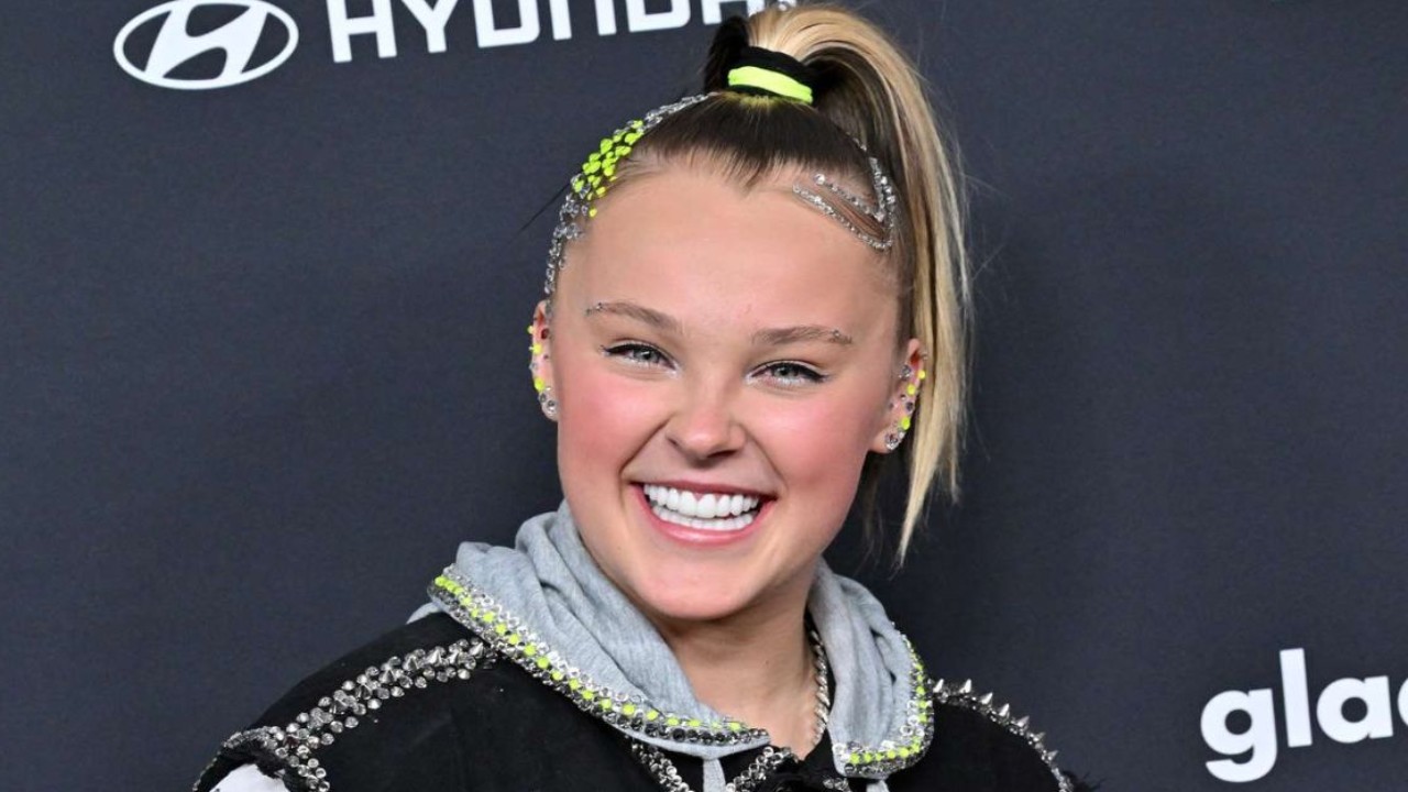 ‘I Got a Word For It’: JoJo Siwa Opens Up About Her Love Life, Calls It ‘Messy’