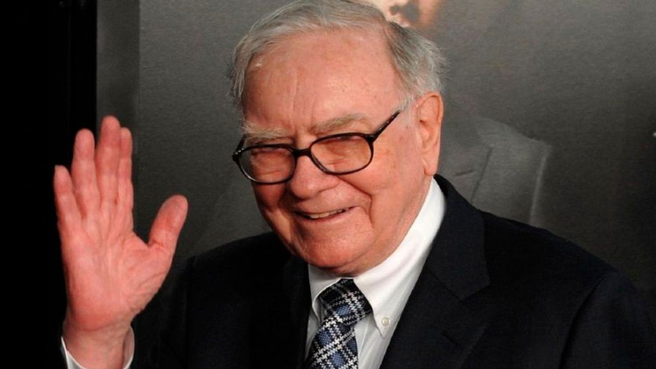 Top three Warren Buffett stocks to buy in April to earn long-term profits; Make sure not to miss it