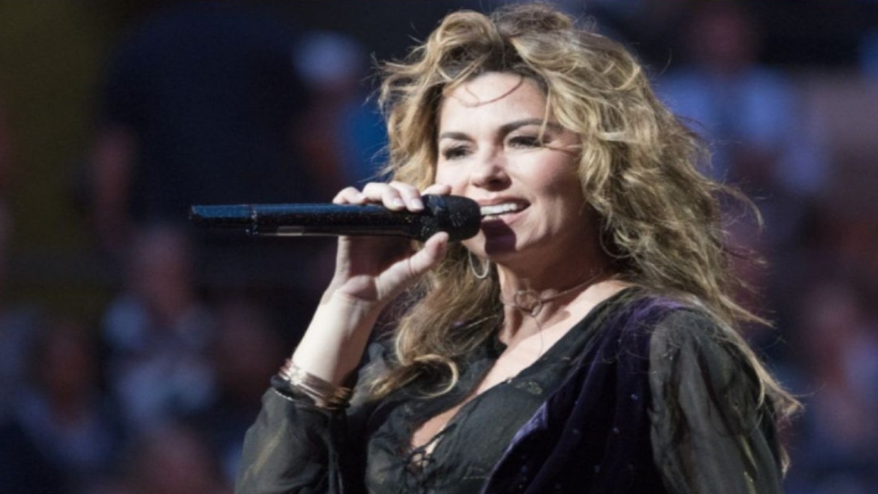 'She's Dedicated And Committed': Shania Twain Showers Praises On Taylor Swift And Her Craft