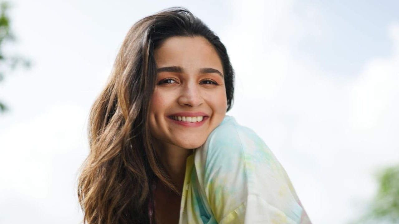 Alia Bhatt’s THIS Raazi co-star was asked to pay to gain followers; also, admits being advised to tip paparazzi