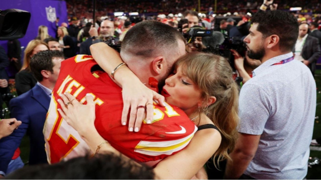 Taylor Swift And Travis Kelce Seen Getting Cozy At Dinner Date In Los Angeles Amid TTPD Release; See Here