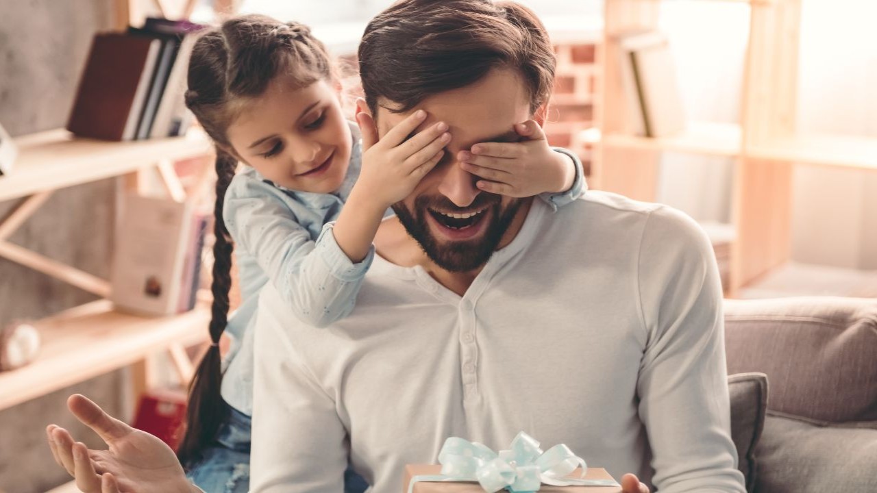 120+ Birthday Wishes for Dad to Make His Day Special