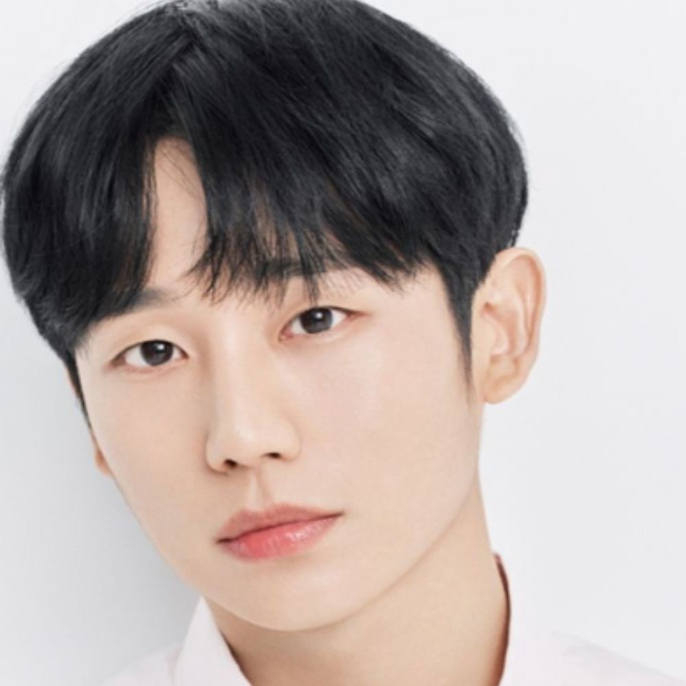 Happy Birthday Jung Hae In: Comparing personas as tough soldier in D.P. versus a romantic in Something in the Rain Happy Birthday Jung Hae In: Comparing personas as tough soldier in D.P. versus a romantic in Something in the Rain