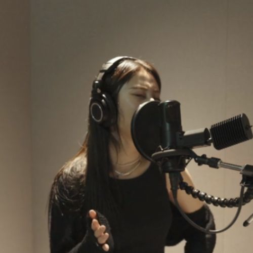 Huh Yunjin (Image credits- BIGHIT MUSIC)