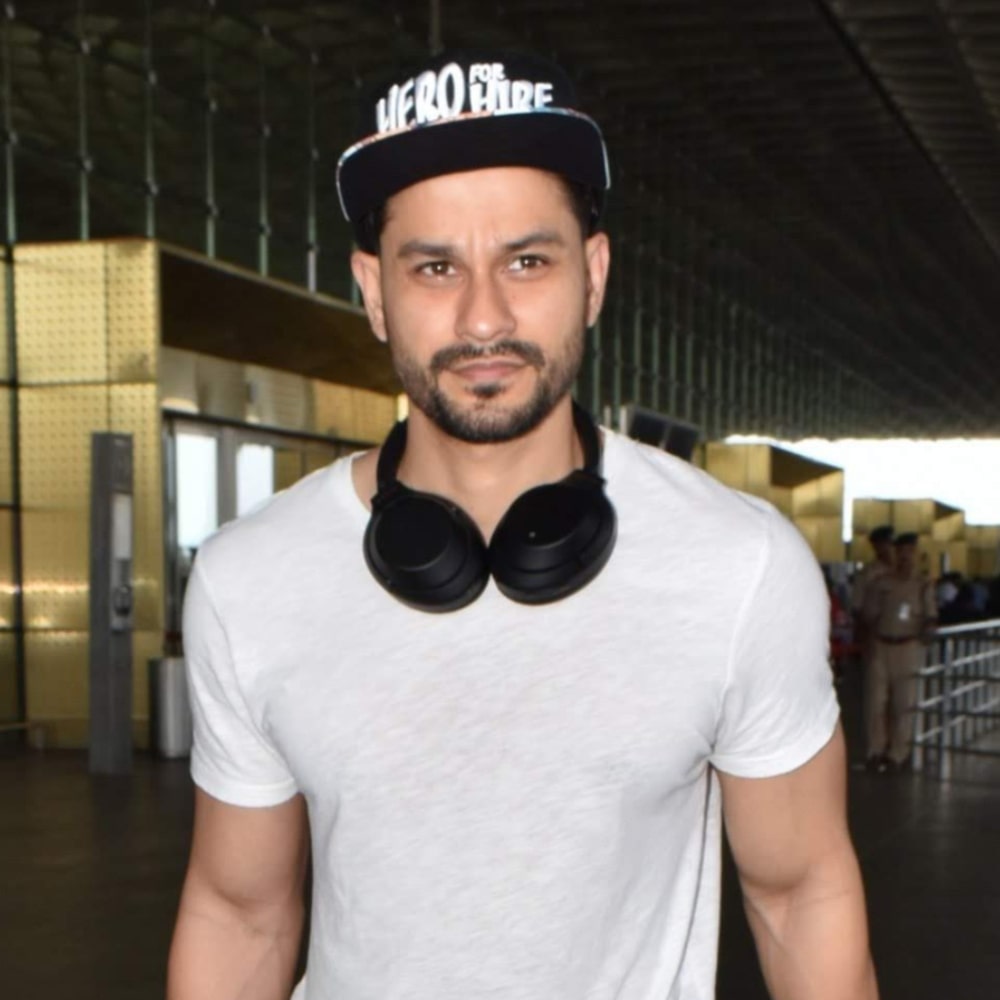 WATCH: Kunal Kemmu and Nora Fatehi have cute fan encounter, pose with them at Madgaon Express screening WATCH: Kunal Kemmu and Nora Fatehi have cute fan encounter, pose with them at Madgaon Express screening