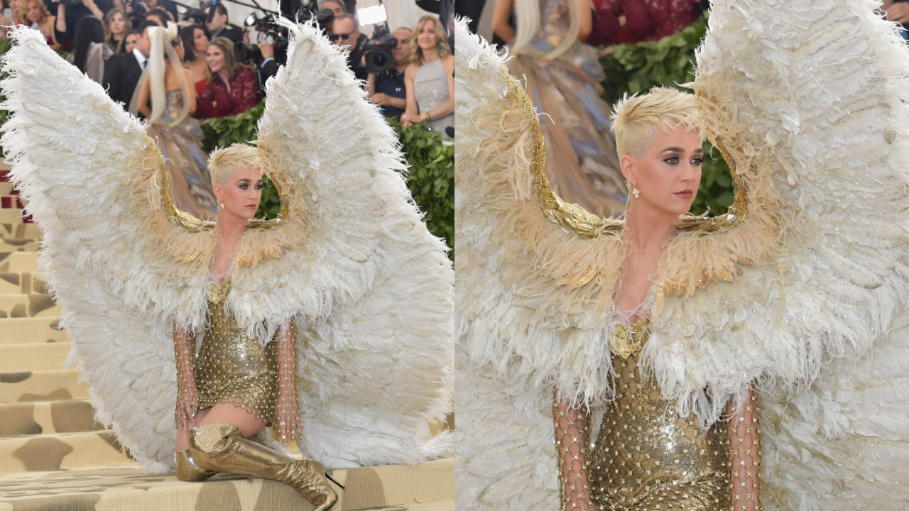Katy Perry in mini dress with angel wings 