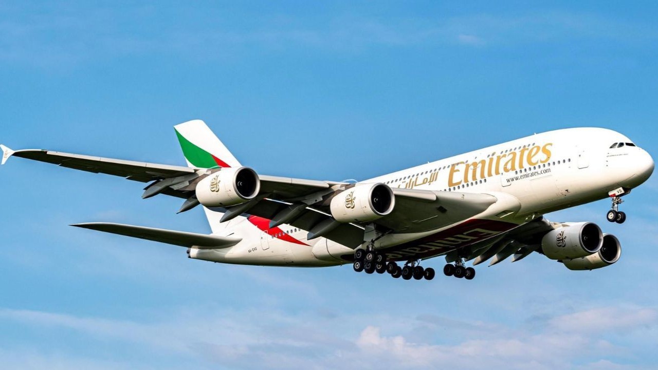 Emirates Airlines Praised For Exceptional Customer Service As They Take Care Of A Daughter On Behalf Of Her Father 