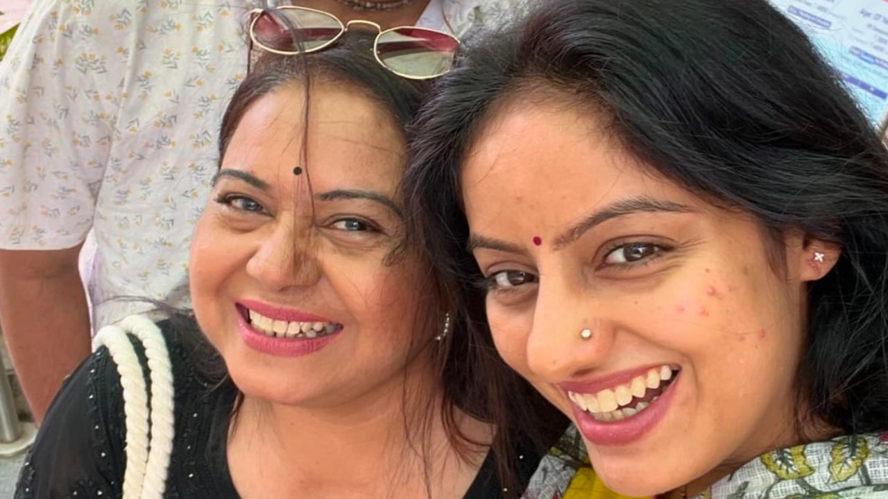 WATCH: Deepika Singh reunites with Diya Aur Baati Hum’s Neelu Vaghela for nostalgic trip down memory lane