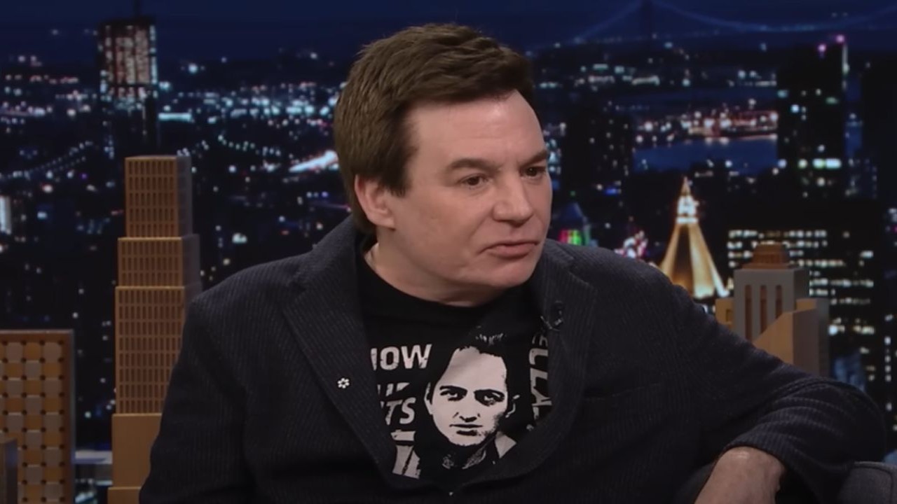 Mike Myers Makes A Return at Red-carpet But With An Unrecognizable Look
