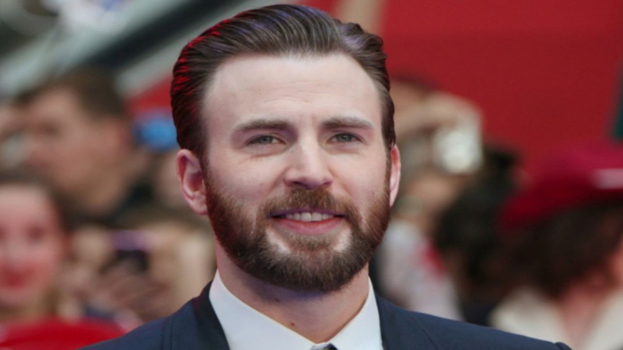 Do You Know How Chris Evans Adopted His Beloved Pet Dog Dodger? Read The Story HERE