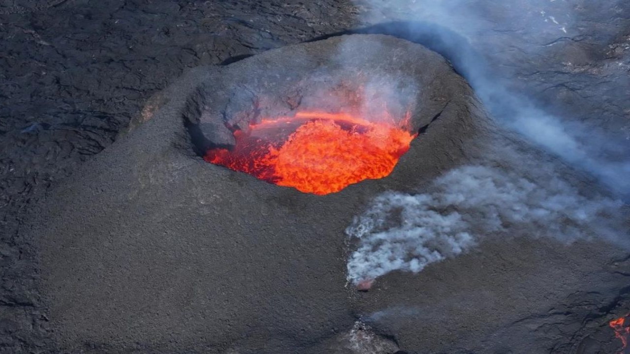 Ruang Volcano eruption prompts evacuation of hundreds in Indonesia; Details inside