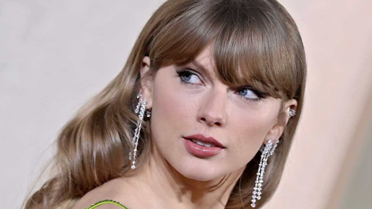 Taylor Swift Sends Gifts to Celebrate TTPD Release with NFL WAGS but Patrick Mahomes' Wife Is Yet to Open Hers