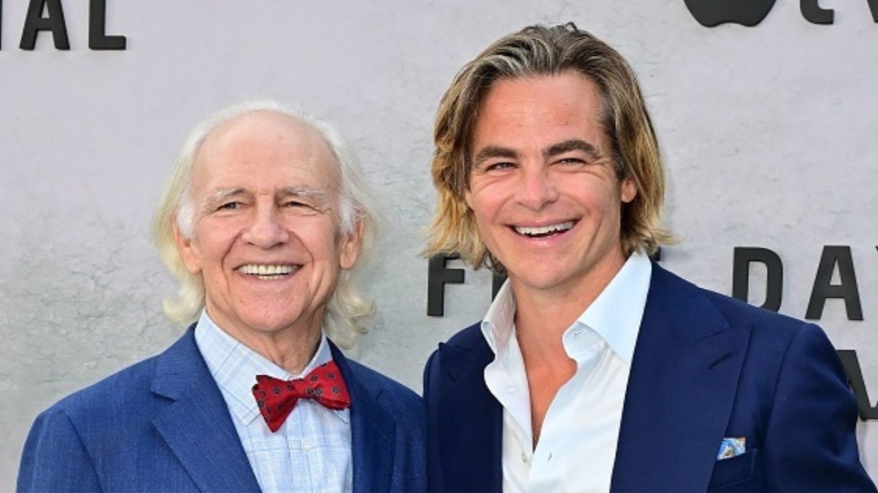 Chris Pine with his father (Getty Images)