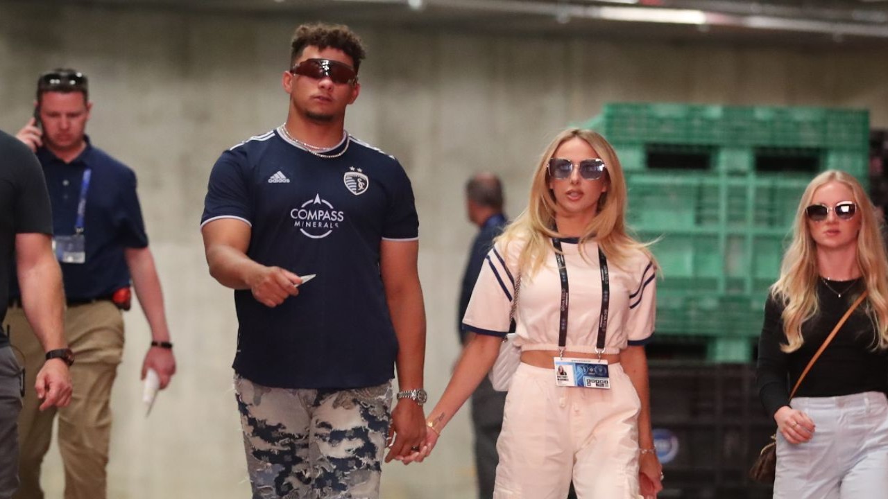 Patrick Mahomes and Wife Brittany Mahomes Become Target For Raiders Fans During Their Cabo Vacation