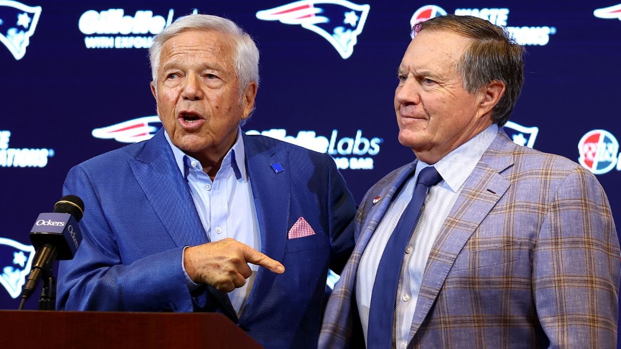 FACT CHECK: Did Patriots' Owner Robert Kraft Conspire to Keep Bill Belichick Out of Job?
