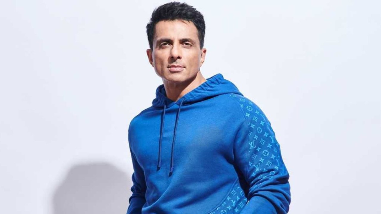 Sonu Sood relieved to retrieve his WhatsApp account; receives 9483 unread messages in 61 hours