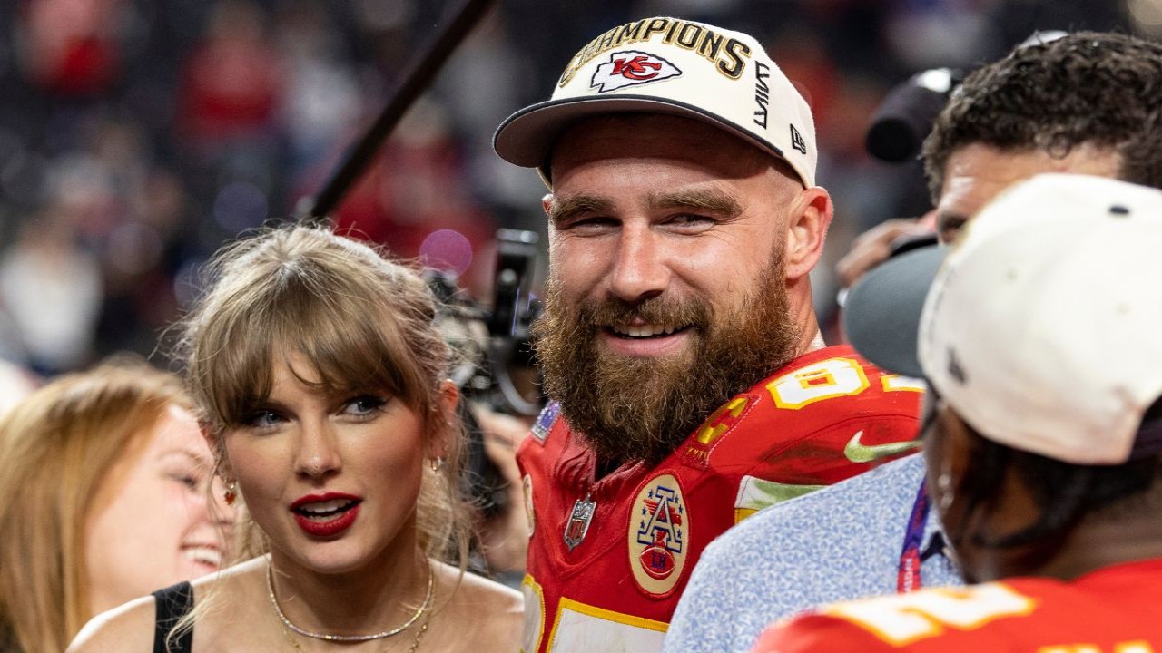 Taylor Swift’s Earrings on Eras Tour Were Supposedly for Travis Kelce; Details Inside