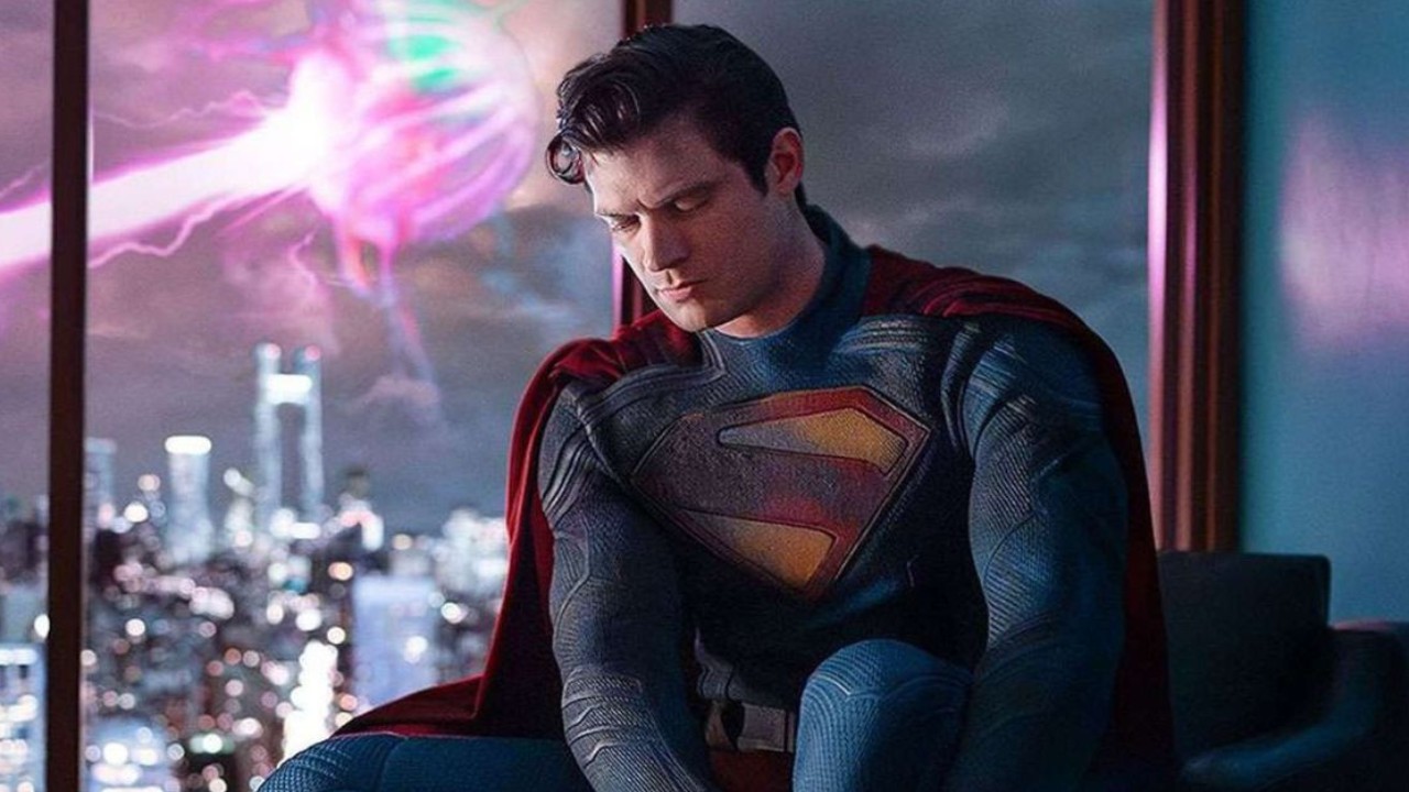   Zack Snyder Opens Up About New Superman Costume 