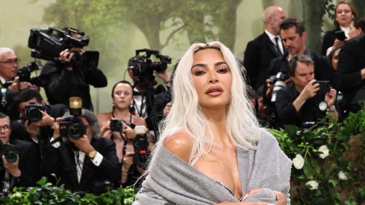 ‘She Can’t Breathe’: Kim Kardashian’s Impossibly Tiny Waist In Maison Margiela Gown For Met Gala 2024 Sparks Memefest Online