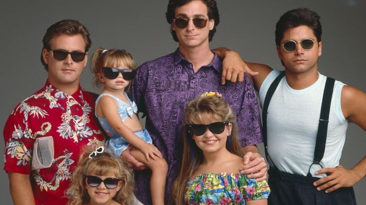 'You Are With Us In Every Joke': John Stamos Shares Rare Pic Of Full House Cast In Heartfelt Tribute On Bob Saget's Birth Anniversary