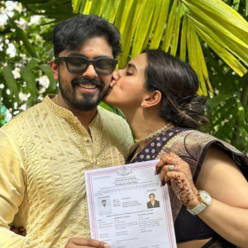 Malavika Jayaram drops first pic with hubby after marriage(PC:Malavika Jayaram Instagram)