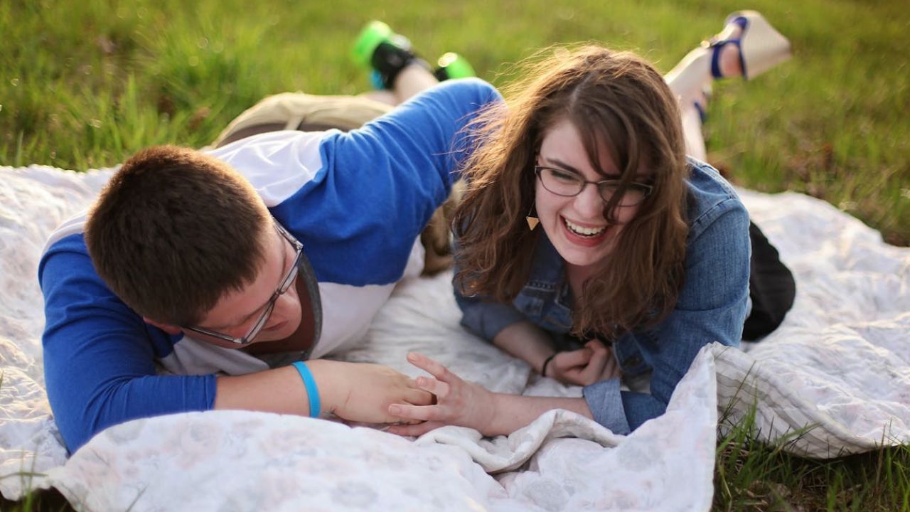 How to tell if a girl really likes you