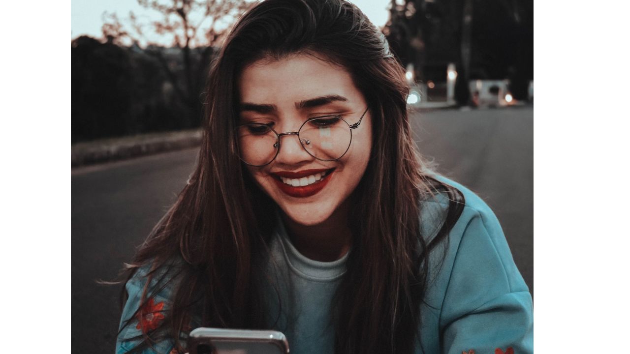 Compliments for Girls to Admire Their Physical Appearance And Personality