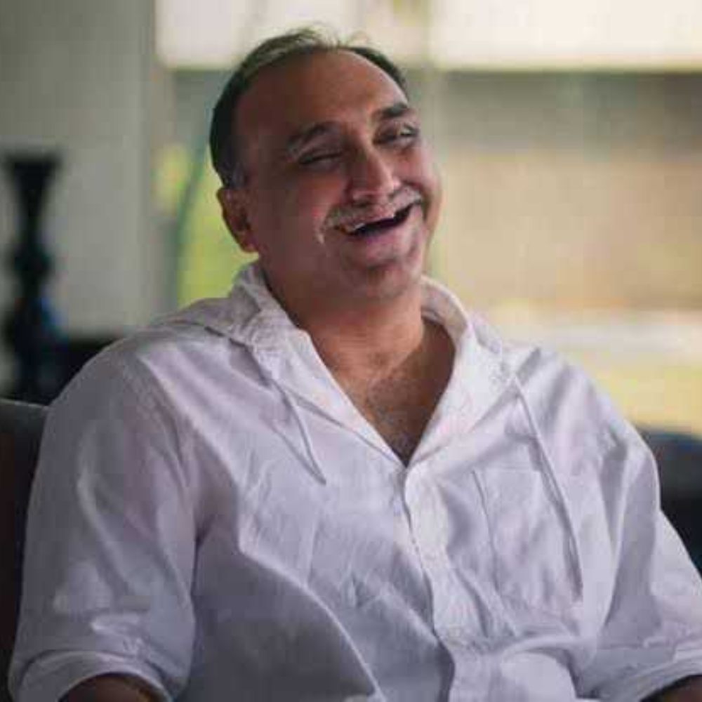 Aditya Chopra Birthday: When filmmaker had hard time convincing Shah Rukh Khan to play lead in Dilwale Dulhania Le Jayenge Aditya Chopra Birthday: When filmmaker had hard time convincing Shah Rukh Khan to play lead in Dilwale Dulhania Le Jayenge