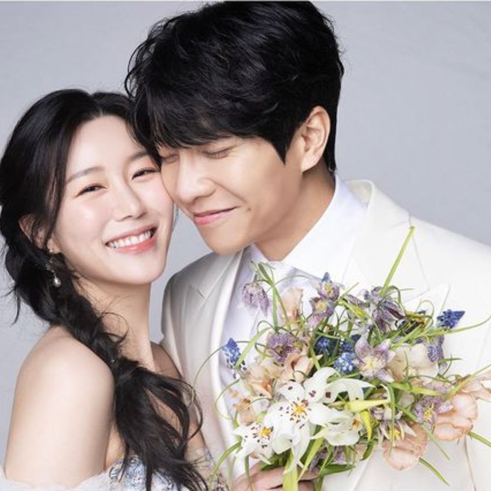 Lee Da In's father under fire after leaked recording reveals his plans to exploit Lee Seung Gi for dept repayment Lee Da In's father under fire after leaked recording reveals his plans to exploit Lee Seung Gi for dept repayment