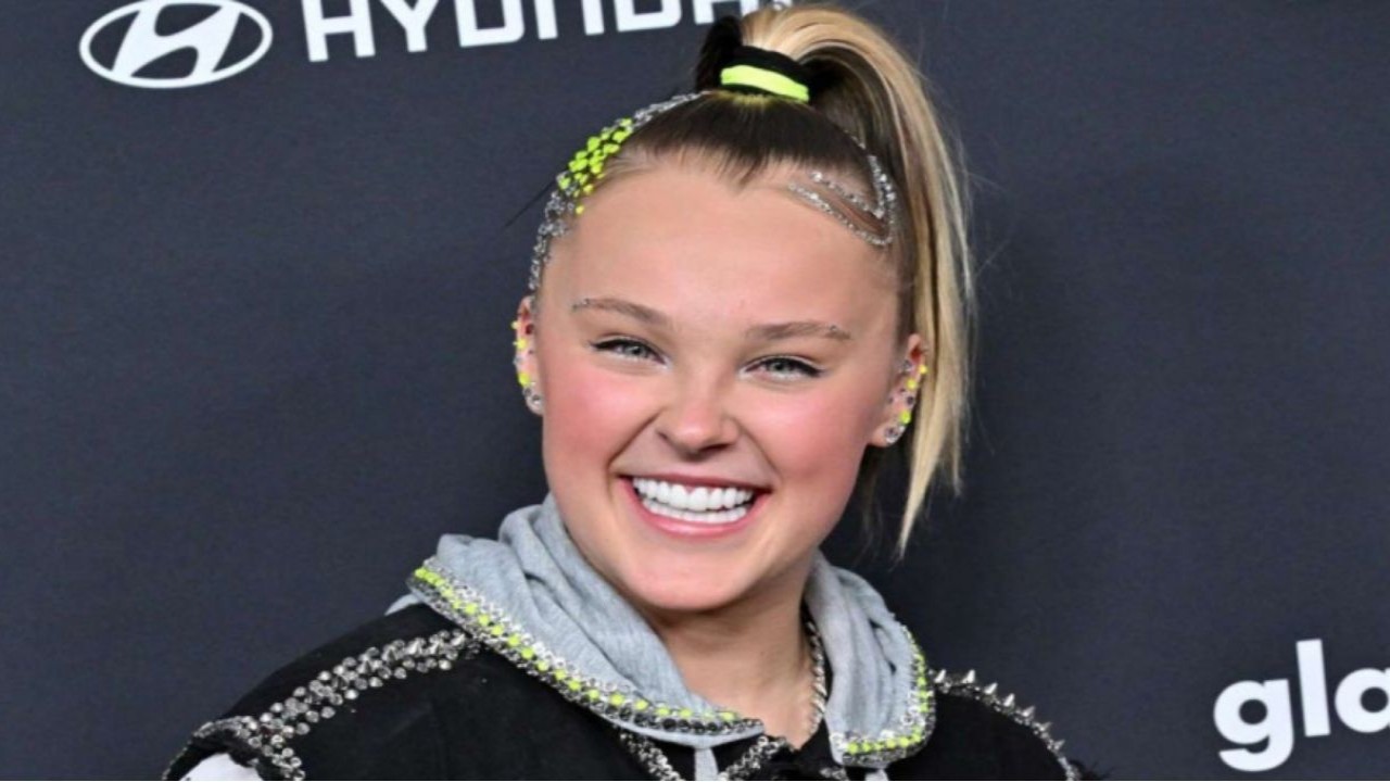 'Don't Know What To Say': JoJo Siwa Reacts To Hilarious SNL Skit Making Fun Of Her Look From Karma Track