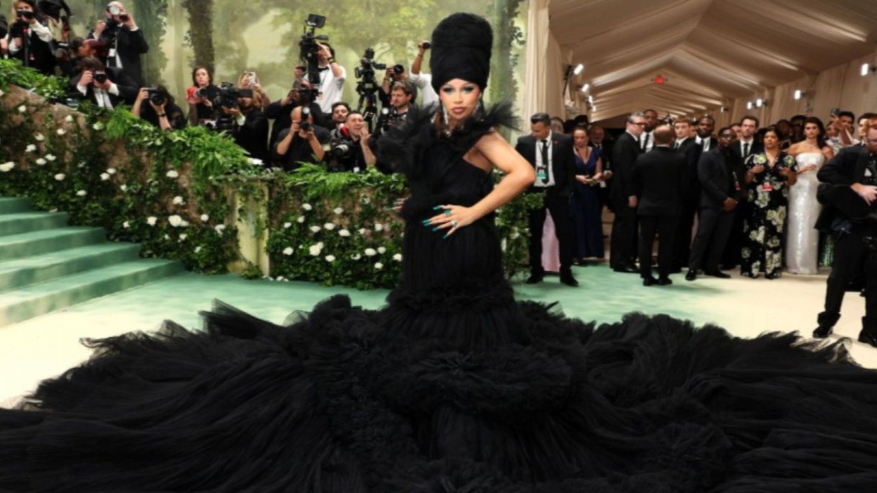 ‘She Had One Job': Fans Bash Cardi B For Not Knowing Designer's Name At Met Gala 2024; Says 'They're Asian And Everything'