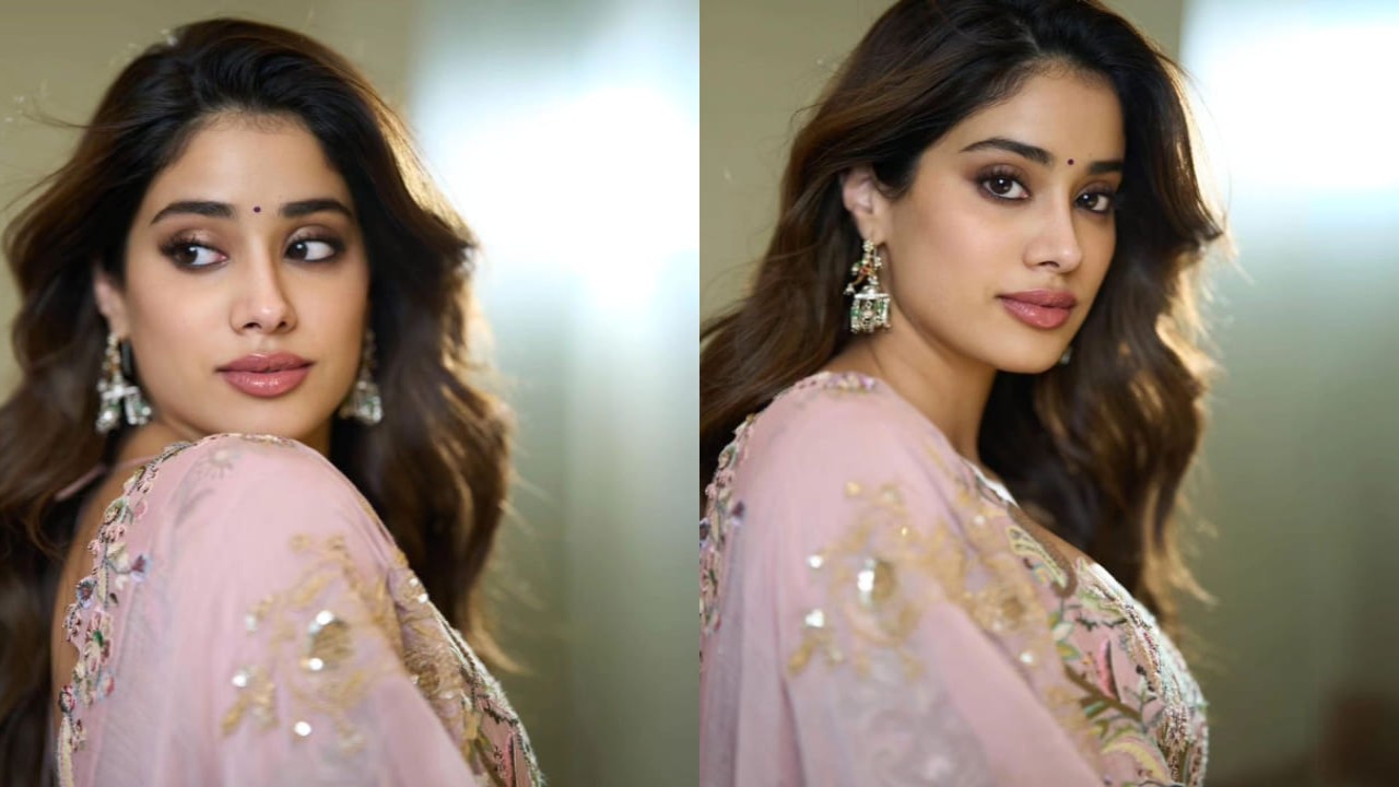 Janhvi Kapoor in pink anarkali