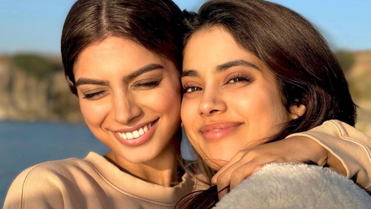  Janhvi Kapoor and Khushi Kapoor