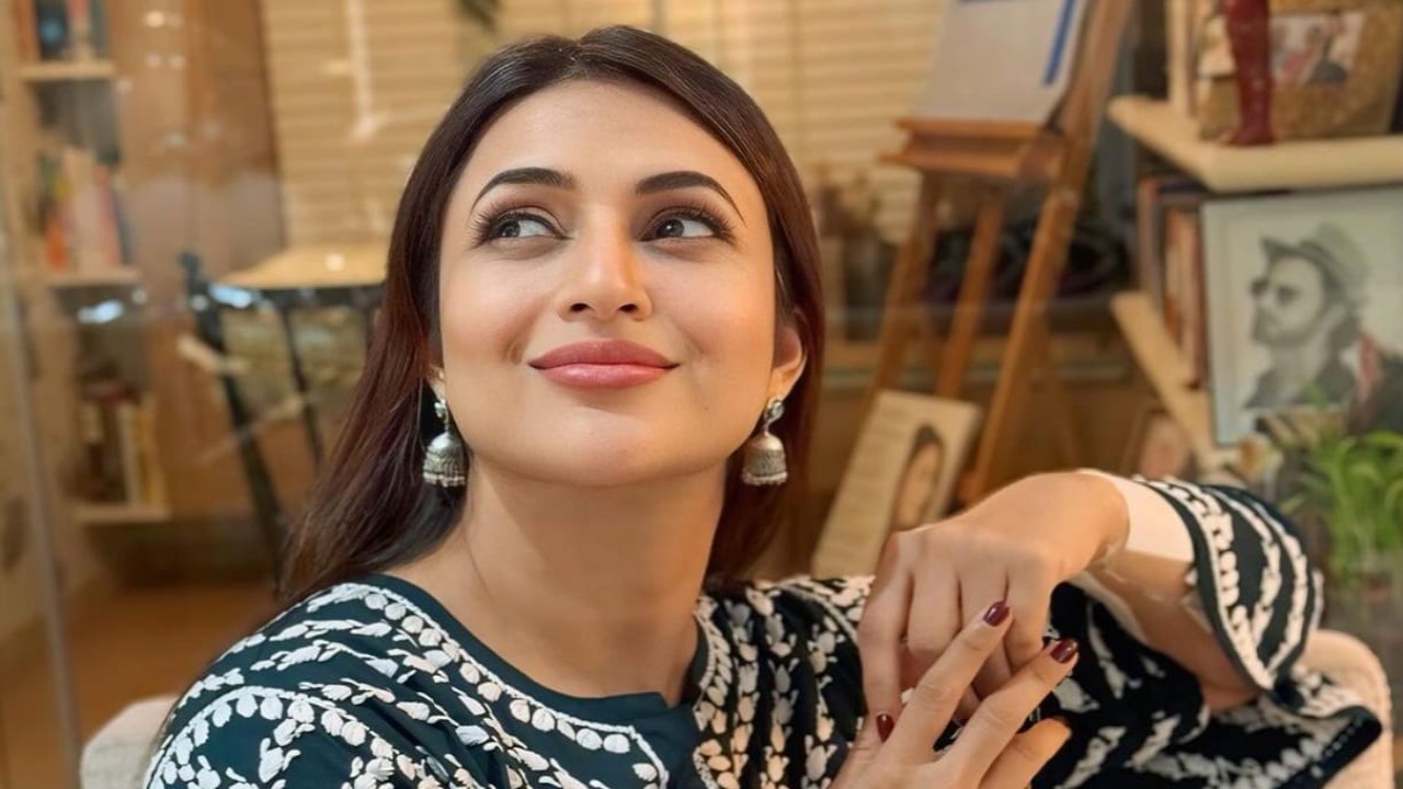 WATCH: Yeh Hai Mohabbatein's Divyanka Tripathi takes on unique challenge as she recovers from arm injury