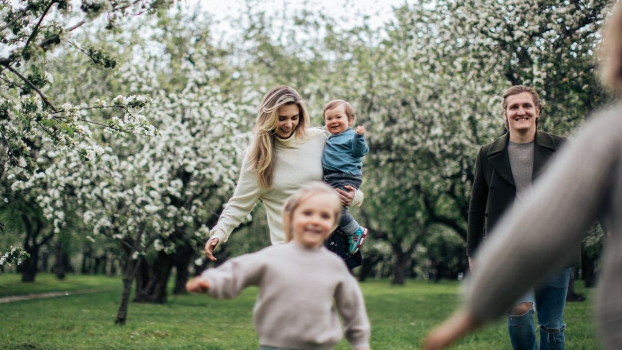 Leo to Libra: 4 Zodiac Signs Who Teach Their Kids to Foster Contentment in Life
