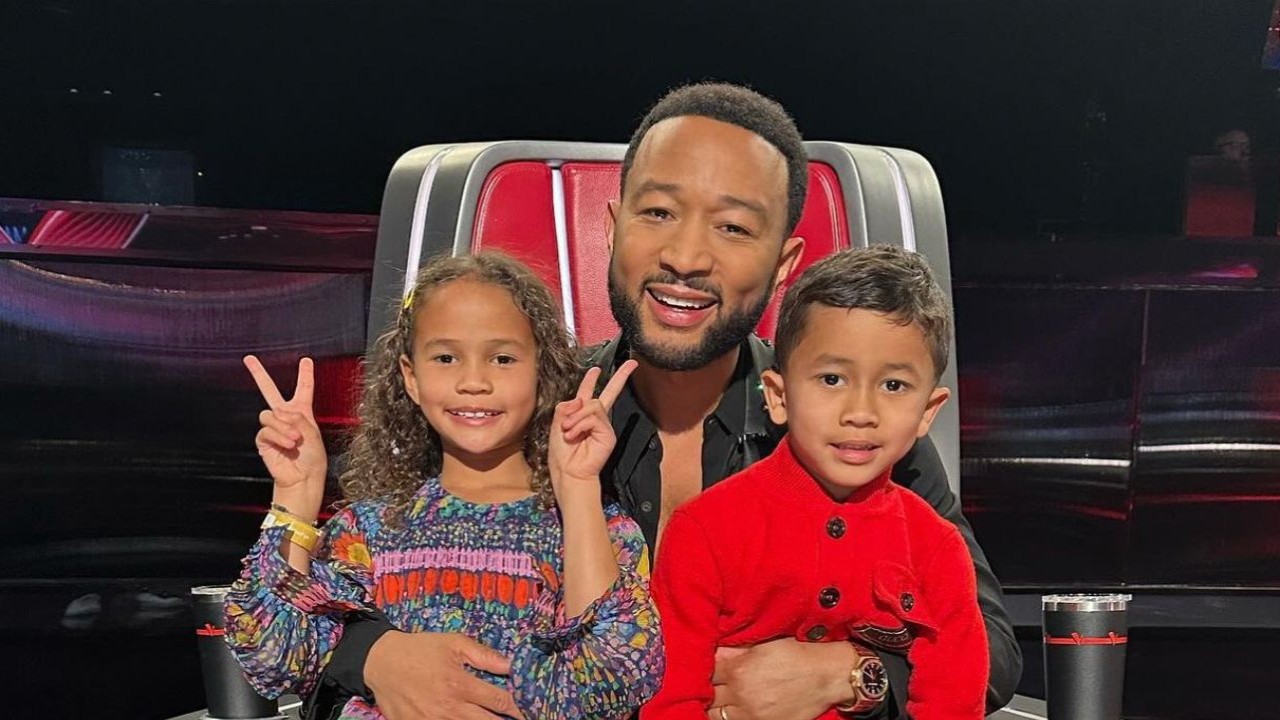 John Legend Shares Adorable BTS Pictures With His 'Coaching Advisors'