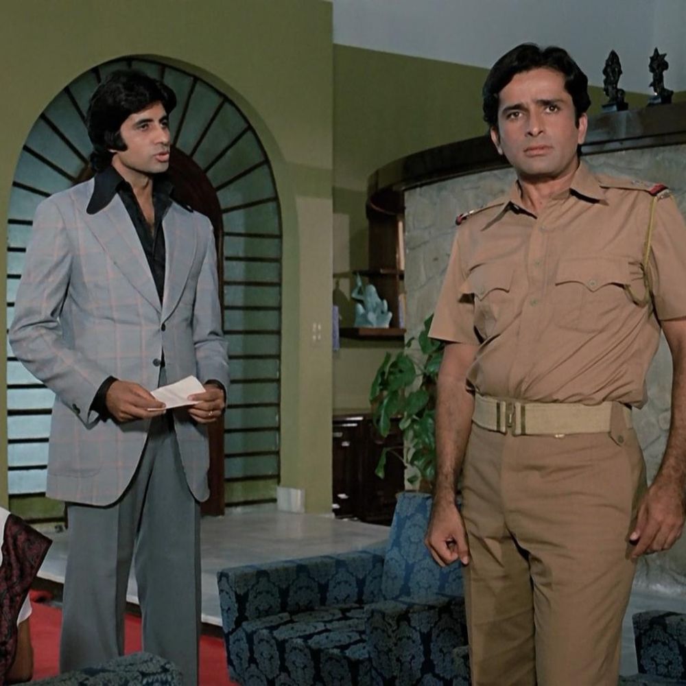 9 Deewar dialogues that remain etched in our memories 9 Deewar dialogues that remain etched in our memories