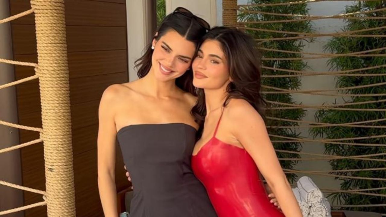 Kendall and Kylie Jenner (CC: Instagram)