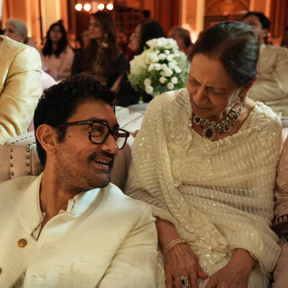 Aamir Khan’s candid pics with Ammi from her 90th birthday is all things love; Mr Perfectionist twins with her in white Aamir Khan’s candid pics with Ammi from her 90th birthday is all things love; Mr Perfectionist twins with her in white