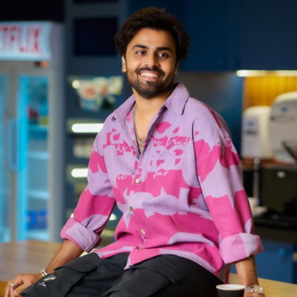 Kota Factory Season 3: Jitendra Kumar wants to have Shraddha Kapoor or Kartik Aaryan as his social media manager; here's why Kota Factory Season 3: Jitendra Kumar wants to have Shraddha Kapoor or Kartik Aaryan as his social media manager; here's why
