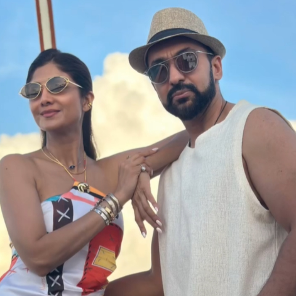 Shilpa Shetty and Raj Kundra BREAK SILENCE after being accused of cheating in gold scheme; release official statement Shilpa Shetty and Raj Kundra BREAK SILENCE after being accused of cheating in gold scheme; release official statement