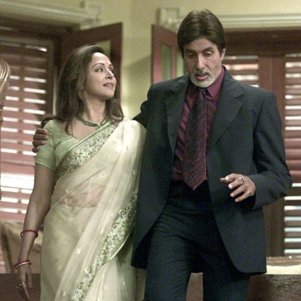 7 best Amitabh Bachchan and Hema Malini movies that are worth re-watching 7 best Amitabh Bachchan and Hema Malini movies that are worth re-watching