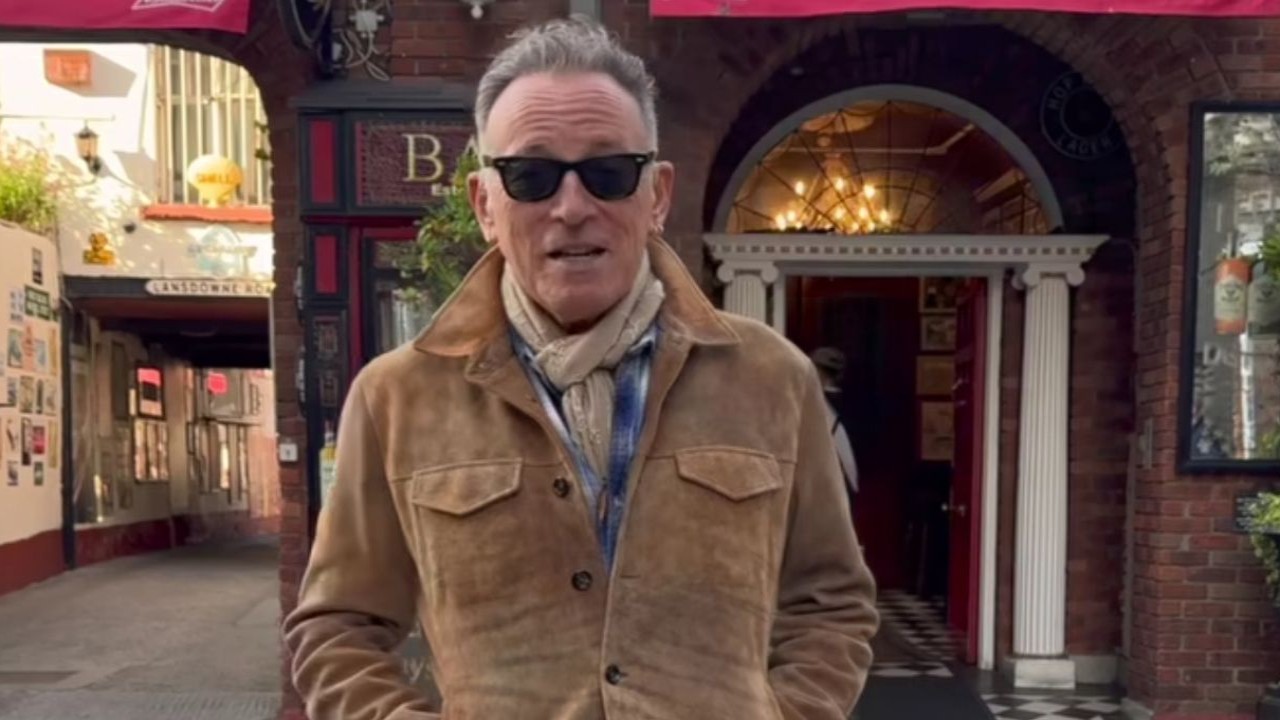 Bruce Springsteen Returns To Stage After Postponing 2023 World Tour Due To Health Issue...