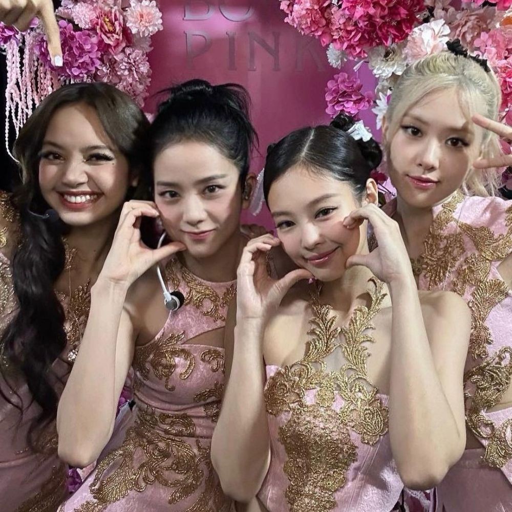 BLACKPINK's Jennie, Rosé and Jisoo show support for Lisa's ROCKSTAR comeback after 3 years BLACKPINK's Jennie, Rosé and Jisoo show support for Lisa's ROCKSTAR comeback after 3 years
