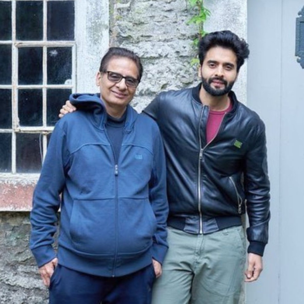 Vashu Bhagnani’s Pooja Entertainment actors, crew break silence on unpaid dues, reveal speaking to Jackky; hope Akshay Kumar and more will speak up Vashu Bhagnani’s Pooja Entertainment actors, crew break silence on unpaid dues, reveal speaking to Jackky; hope Akshay Kumar and more will speak up