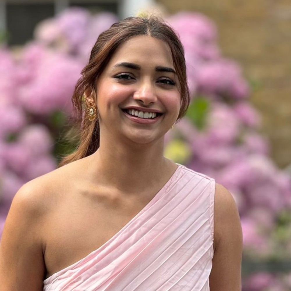 PICS: Bigg Boss OTT 2 fame Jiya Shankar is all set for a summer soirée; radiates charm in baby pink dress PICS: Bigg Boss OTT 2 fame Jiya Shankar is all set for a summer soirée; radiates charm in baby pink dress