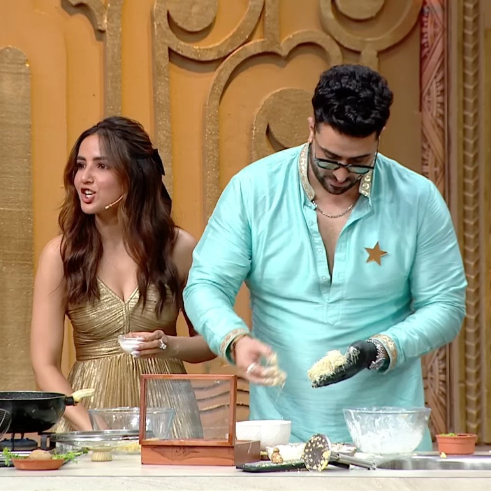 Laughter Chefs PROMO: Jasmine Bhasin plants a kiss on Aly Goni; engages in fun banter with Bharti Singh Laughter Chefs PROMO: Jasmine Bhasin plants a kiss on Aly Goni; engages in fun banter with Bharti Singh