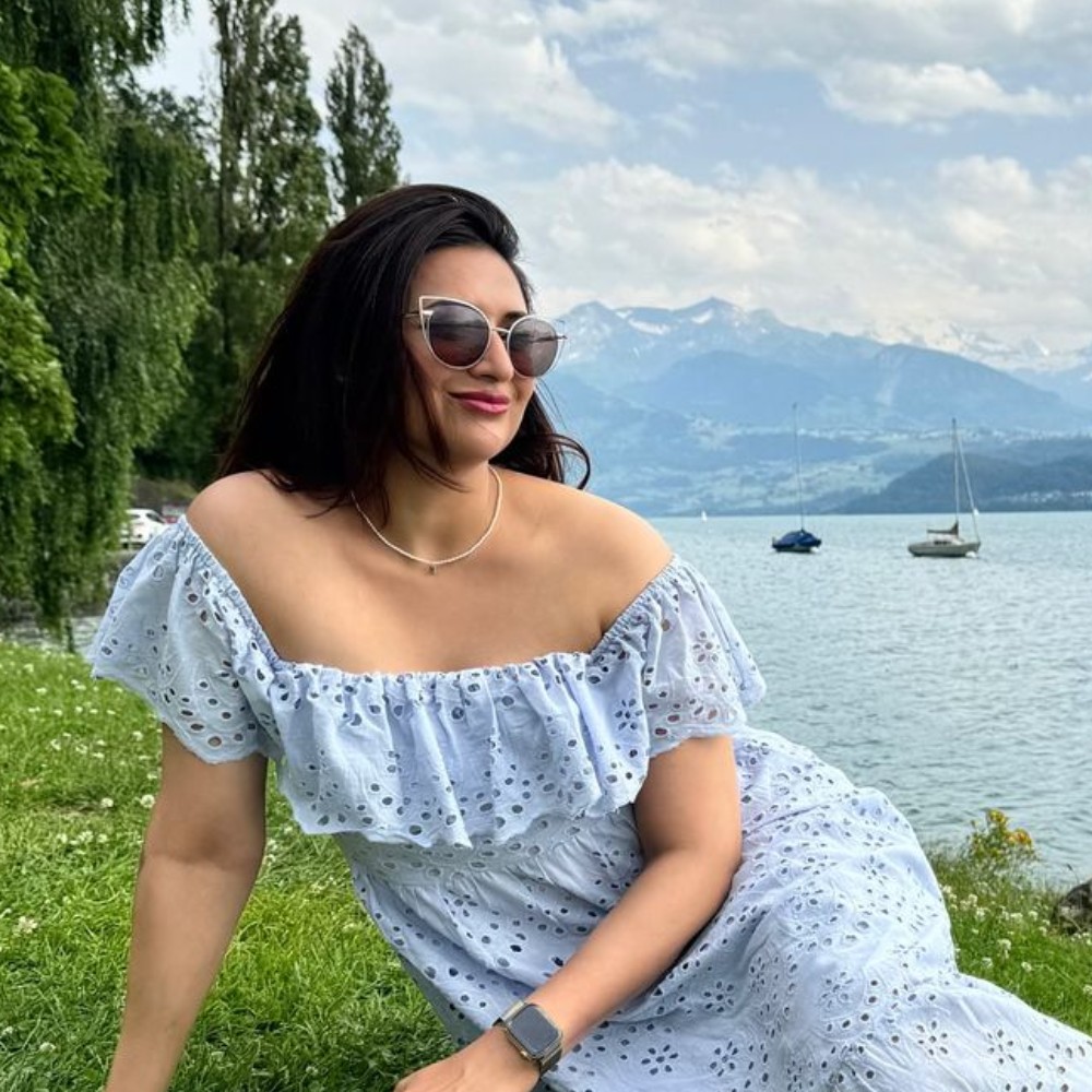 PICS: Divyanka Tripathi enjoys adrenaline-fueled paragliding in Switzerland PICS: Divyanka Tripathi enjoys adrenaline-fueled paragliding in Switzerland