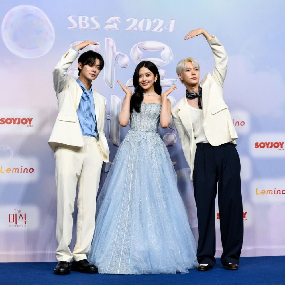 TXT’s Yeonjun, NCT's Doyoung's ‘protective’ behavior towards IVE’s An Yujin at 2024 SBS...